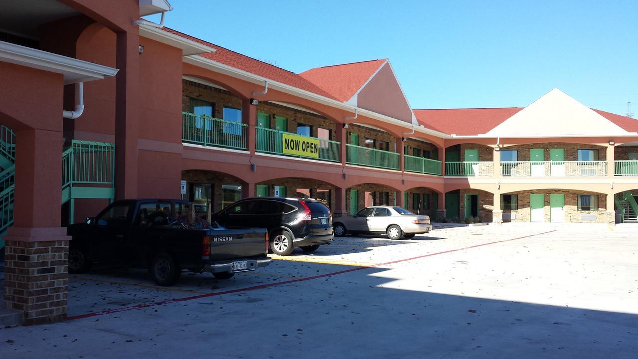 Classic Inn & Suites Humble Exterior photo
